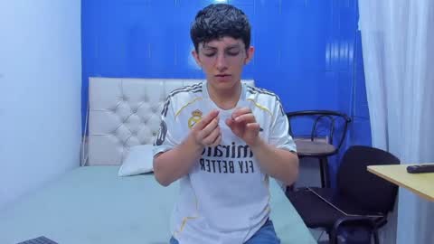 Elan Giralon online show from June 20, 9:39 pm