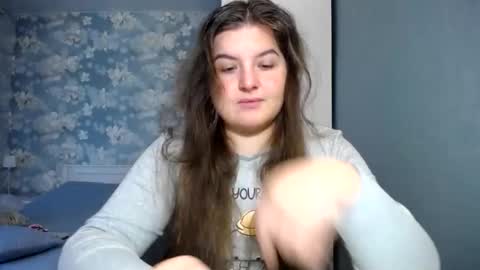 Elanis online show from February 19, 1:29 pm