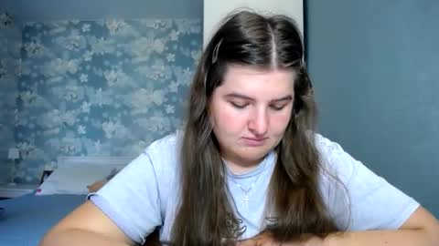 Elanis online show from April 23, 1:24 pm