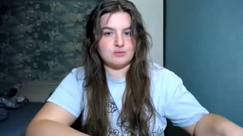 Snapshot of elanis_blair chatting on May 16, 12:40 am Elanis online show from May 16, 12:40 am