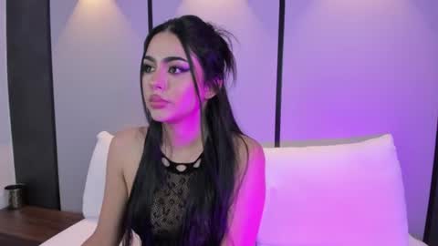 Snapshot of elara_bloom_ chatting on June 11, 3:15 am elara_bloom_ online show from June 11, 3:15 am