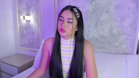 Snapshot of elara_bloom_ chatting on June 16, 2:14 am elara_bloom_ online show from June 16, 2:14 am