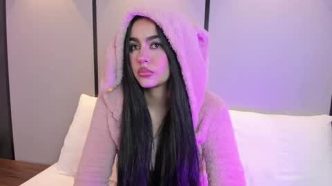 Snapshot of elara_bloom_ chatting on June 28, 2:06 am elara_bloom_ online show from June 28, 2:06 am