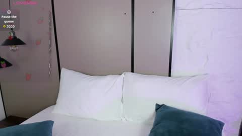Snapshot of elara_bloom_ chatting on July 25, 2:31 am elara_bloom_ online show from July 25, 2:31 am