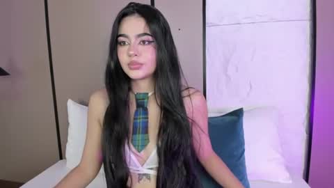 Snapshot of elara_bloom_ chatting on July 28, 2:18 am elara_bloom_ online show from July 28, 2:18 am