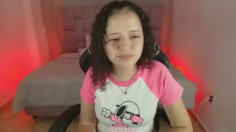 Snapshot of elara_rosee chatting on July 25, 8:50 pm ELARA online show from July 25, 8:50 pm