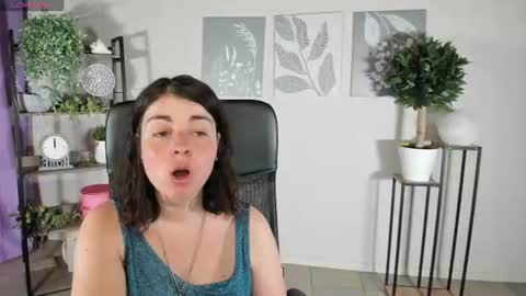 Snapshot of elara_starfall chatting on June 23, 5:49 am Marta online show from June 23, 5:49 am