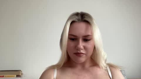 elaraluxxxe online show from February 13, 11:39 am