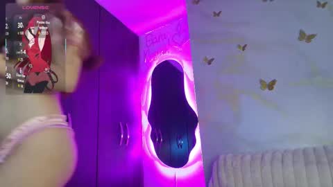 Elara Nayah online show from January 15, 9:18 pm