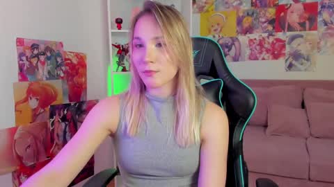 elaravoltage online show from April 15, 8:09 pm