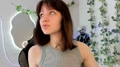 elastikiss online show from April 19, 8:57 am