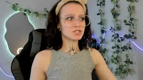 elastikiss online show from April 22, 7:00 am