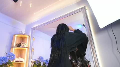 Snapshot of elasummeer chatting on April 25, 12:08 pm Elasummeer online show from April 25, 12:08 pm