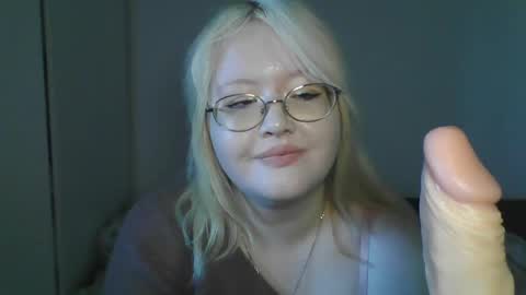 elayne_sweet online show from April 25, 6:16 am