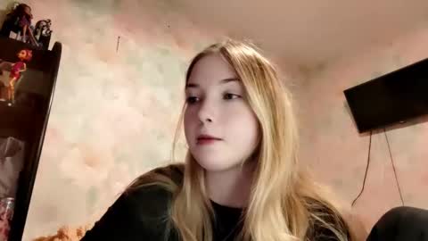 MIa online show from April 24, 1:02 pm