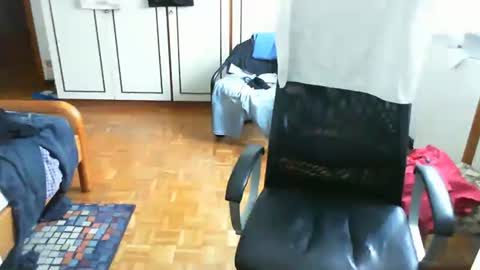 Snapshot of elbasca chatting on July 21, 11:01 am elbasca online show from July 21, 11:01 am