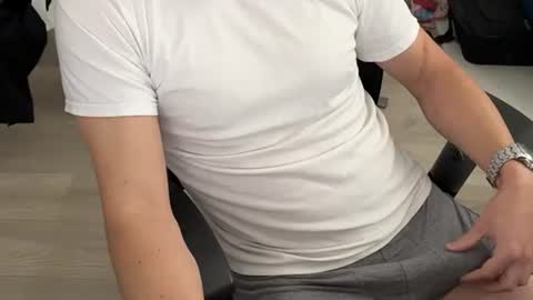 Snapshot of elc_2 chatting on February 18, 10:16 am elc_2 online show from February 18, 10:16 am