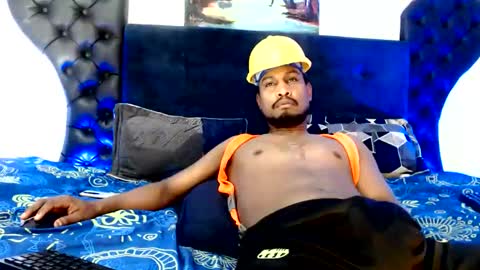 Snapshot of elcaballeroblack chatting on May 29, 2:09 am elcaballeroblack online show from May 29, 2:09 am