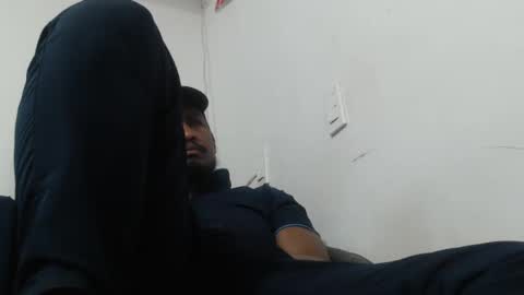 Snapshot of elcaballeroblack chatting on June 15, 3:20 am elcaballeroblack online show from June 15, 3:20 am
