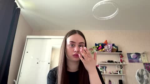 Kate online show from June 3, 1:46 pm