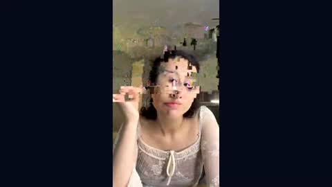 Snapshot of eleanorefrens chatting on July 3, 3:07 pm Alice online show from July 3, 3:07 pm