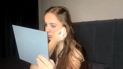 Kelly online show from February 25, 3:43 pm