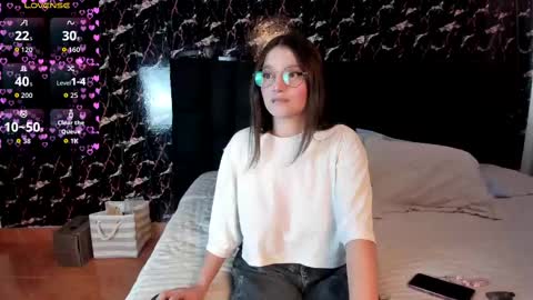 Snapshot of elecktra_sweet chatting on October 15, 7:47 pm Elecktra online show from October 15, 7:47 pm