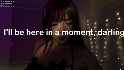 Snapshot of elecktra_tokyo chatting on October 25, 5:04 am ELECKTRA online show from October 25, 5:04 am