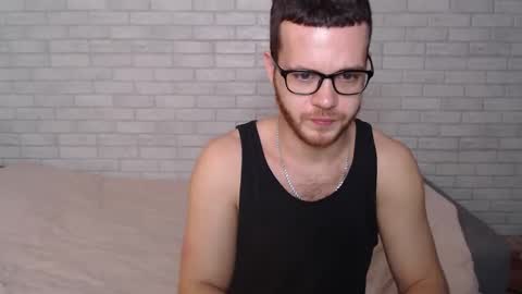 Snapshot of electric_smile chatting on November 5, 2:17 pm Alex online show from November 5, 2:17 pm