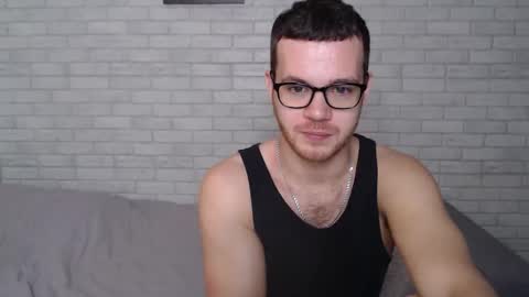 Snapshot of electric_smile chatting on November 8, 3:18 am Alex online show from November 8, 3:18 am