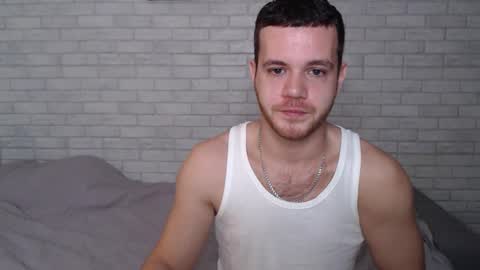 Snapshot of electric_smile chatting on November 9, 5:28 am Alex online show from November 9, 5:28 am