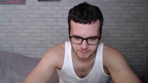 Snapshot of electric_smile chatting on December 3, 5:59 am Alex online show from December 3, 5:59 am