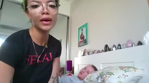 Azra online show from April 1, 11:02 pm