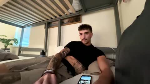 Snapshot of electron448 chatting on October 18, 8:53 pm electron448 online show from October 18, 8:53 pm