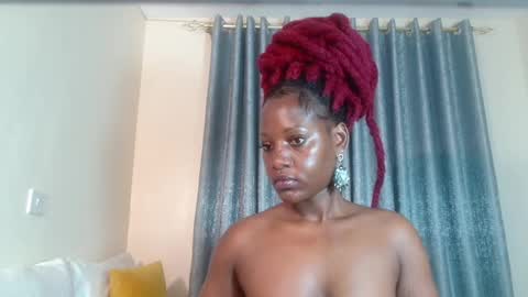 Snapshot of elegant_ebony chatting on December 21, 10:40 pm Nika online show from December 21, 10:40 pm