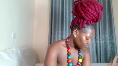 Snapshot of elegant_ebony chatting on January 13, 10:25 am Nika online show from January 13, 10:25 am