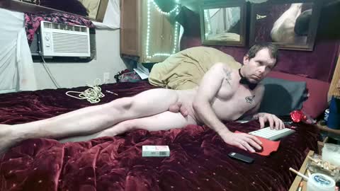 Snapshot of elegantdeviance69 chatting on February 9, 11:58 am ElegantDeviance69 online show from February 9, 11:58 am