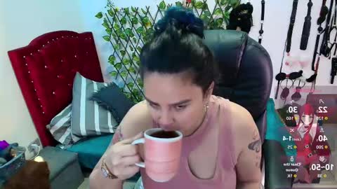 Snapshot of elektra_32 chatting on October 31, 12:17 pm elektra online show from October 31, 12:17 pm