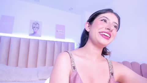 Snapshot of elena_dolce chatting on May 22, 9:53 pm Elena online show from May 22, 9:53 pm