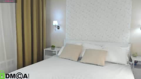 Snapshot of elena_grace chatting on June 14, 6:54 pm Jenny online show from June 14, 6:54 pm