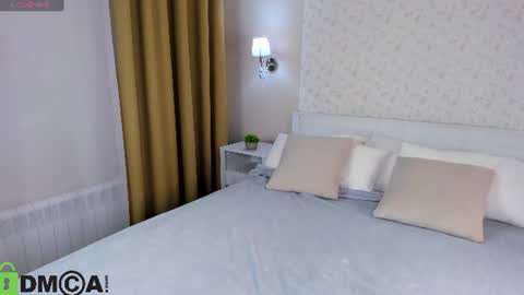 Snapshot of elena_grace chatting on June 17, 10:10 pm Jenny online show from June 17, 10:10 pm