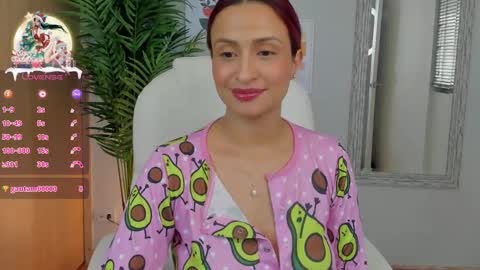 Snapshot of elena_ruiz chatting on December 17, 9:17 am Elena online show from December 17, 9:17 am