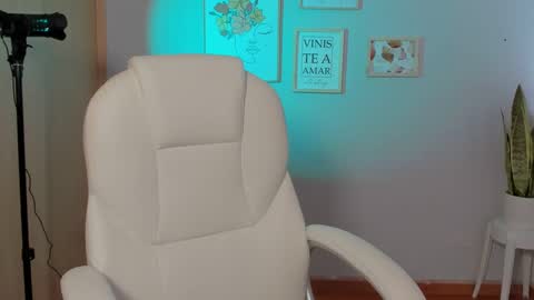 Snapshot of elena_ruiz chatting on January 24, 8:11 pm Elena online show from January 24, 8:11 pm