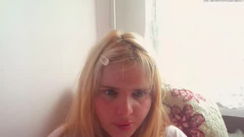 Snapshot of elenaflirt chatting on May 11, 12:22 pm Elena online show from May 11, 12:22 pm