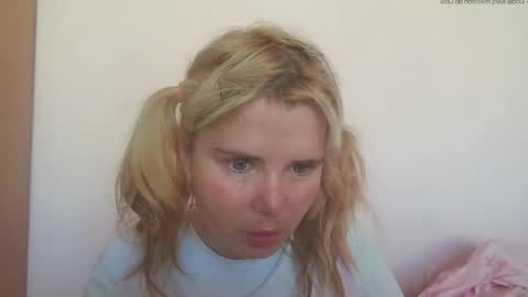 Snapshot of elenaflirt chatting on May 29, 3:10 pm Elena online show from May 29, 3:10 pm
