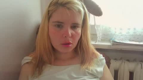 Snapshot of elenaflirt chatting on June 5, 3:29 pm Elena online show from June 5, 3:29 pm