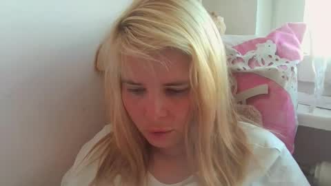 Snapshot of elenaflirt chatting on June 8, 3:34 pm Elena online show from June 8, 3:34 pm