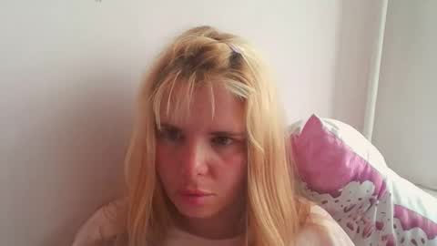 Snapshot of elenaflirt chatting on June 10, 3:55 pm Elena online show from June 10, 3:55 pm