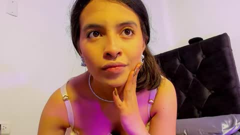 Elena  online show from December 3, 11:30 am