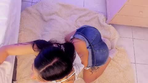 Snapshot of elenna_salvatoree chatting on May 6, 12:54 pm Elena online show from May 6, 12:54 pm